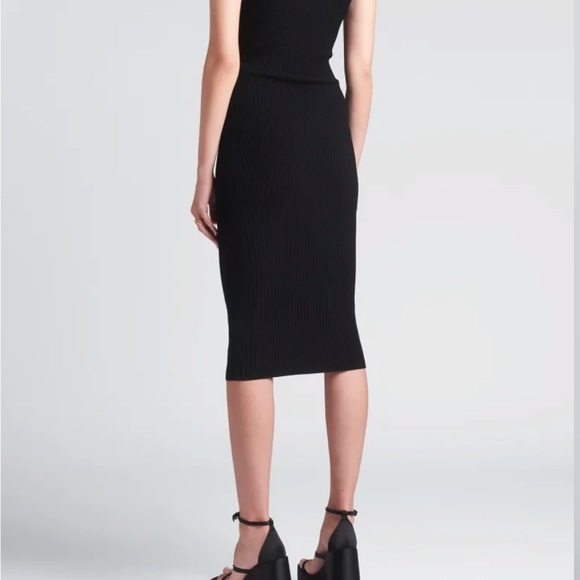 Versace Dress 🎉host pick🎉 - Picture 4 of 10